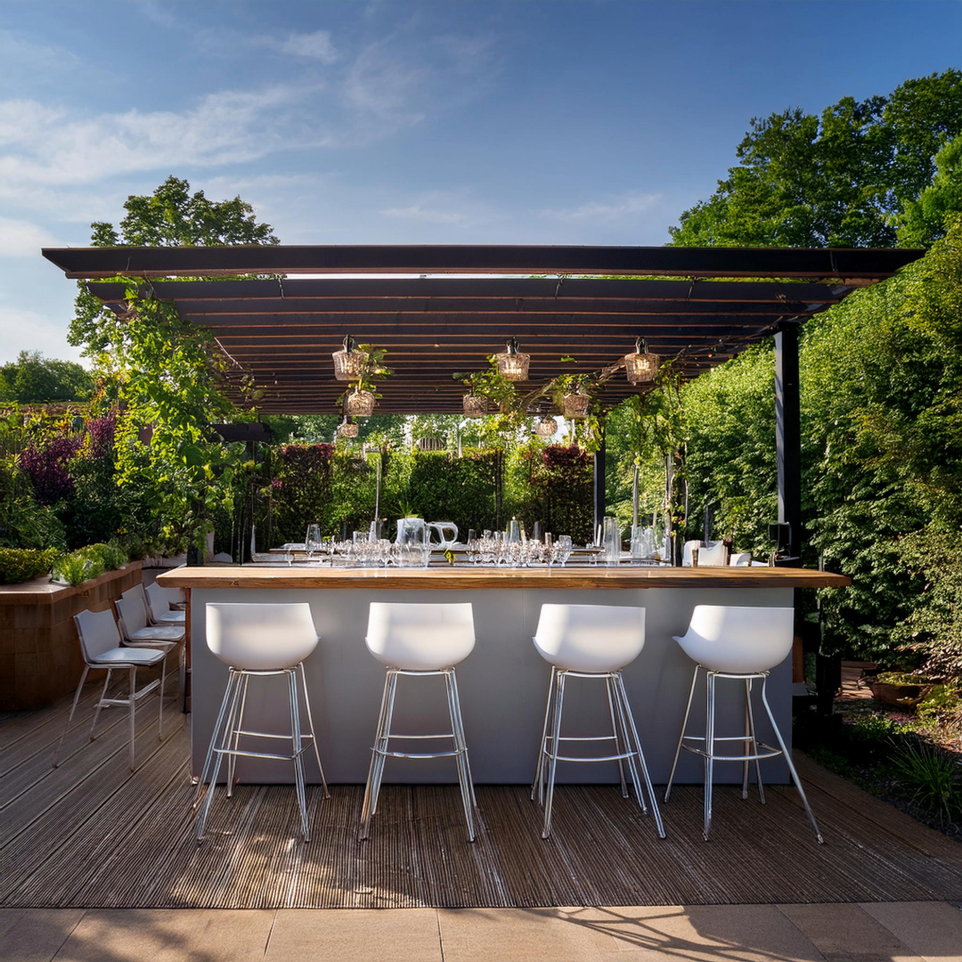 Outside Bar - Image 5